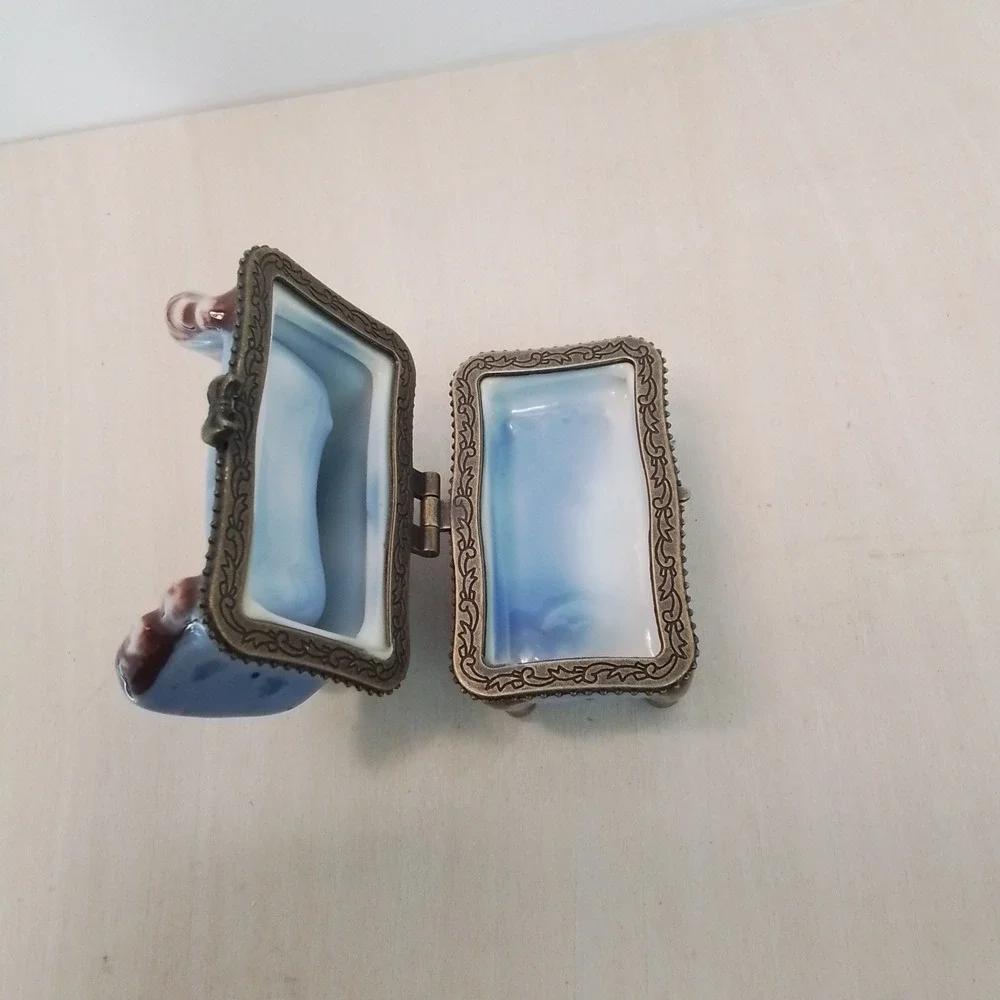 Blue Floral Ceramic‎ Armchair Trinket Box Hinged Ornate Vintage Style